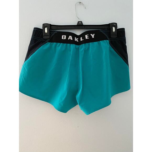Womens Oakley Running Shorts Size Medium Pre Owned - Picture 4 of 4